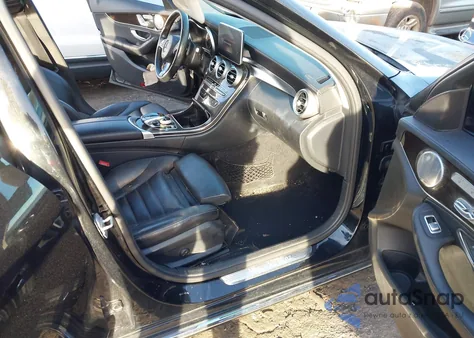 2015 Mercedes-Benz C 300 4Matic/Luxury 4Matic/Sport 4Matic из США, поврежденный, VIN 55SWF4KB0FU010423